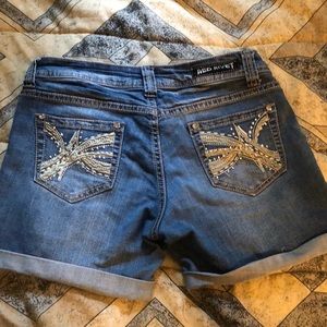 Red Rivet embellished jean shorts 3/5